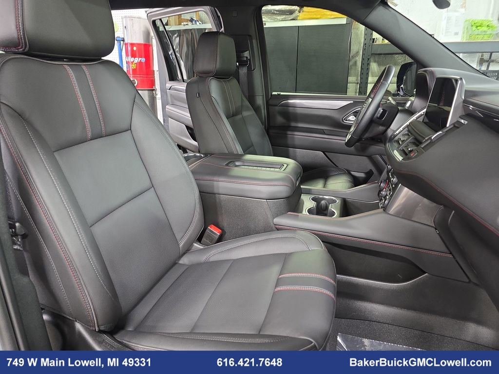 Used 2024 Chevrolet Suburban RST w/ Luxury Package image 9