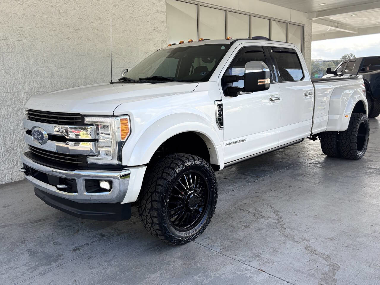 Used 2018 Ford F450 King Ranch w/ King Ranch Ultimate Package AWD/4WD image 6