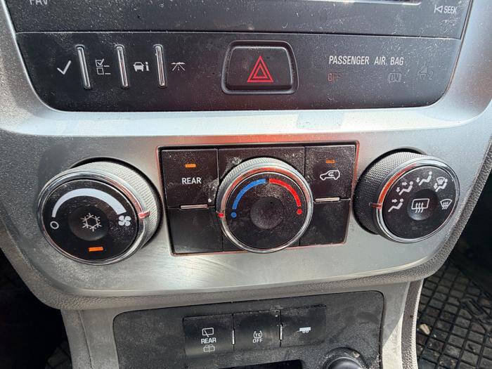 Used 2014 GMC Acadia SLE FWD image 40