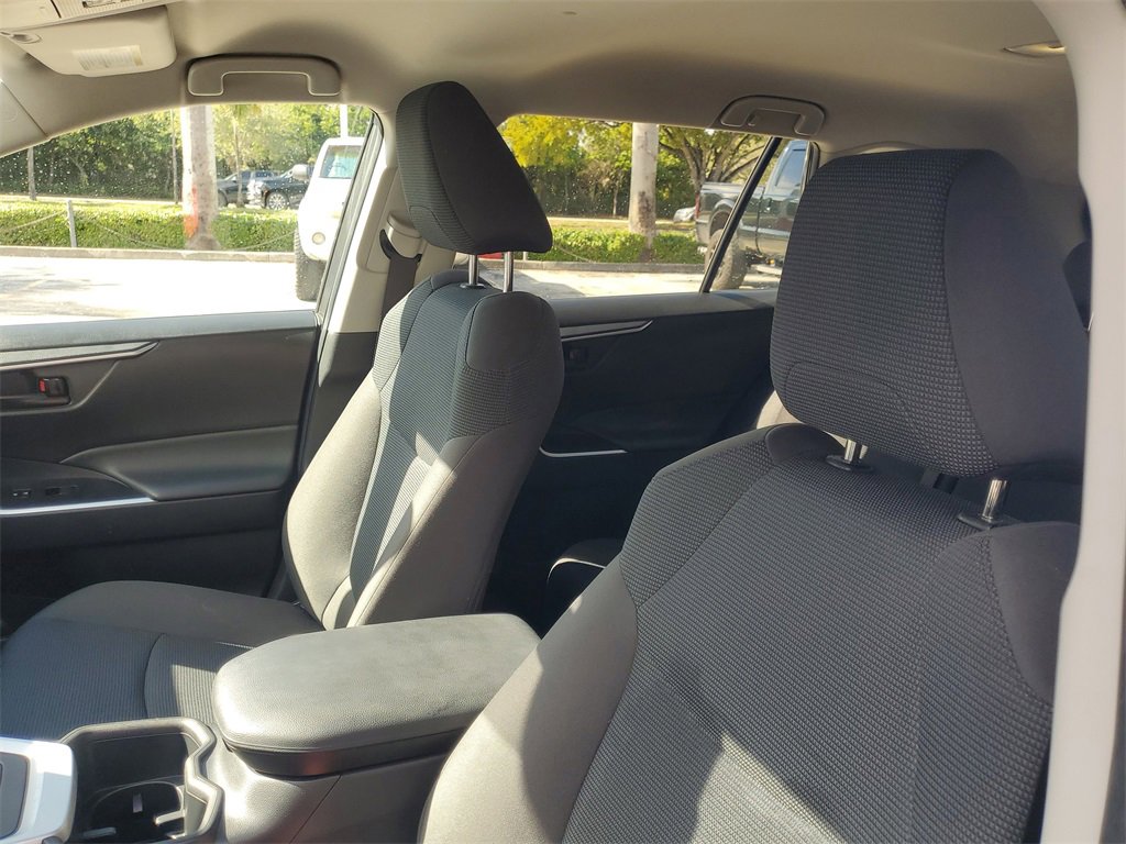 Certified 2022 Toyota RAV4 LE image 17