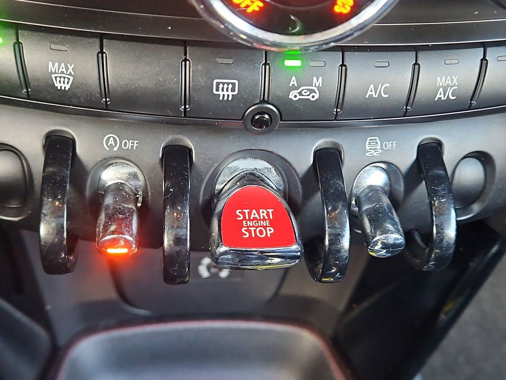 Used 2015 MINI Cooper S image 15