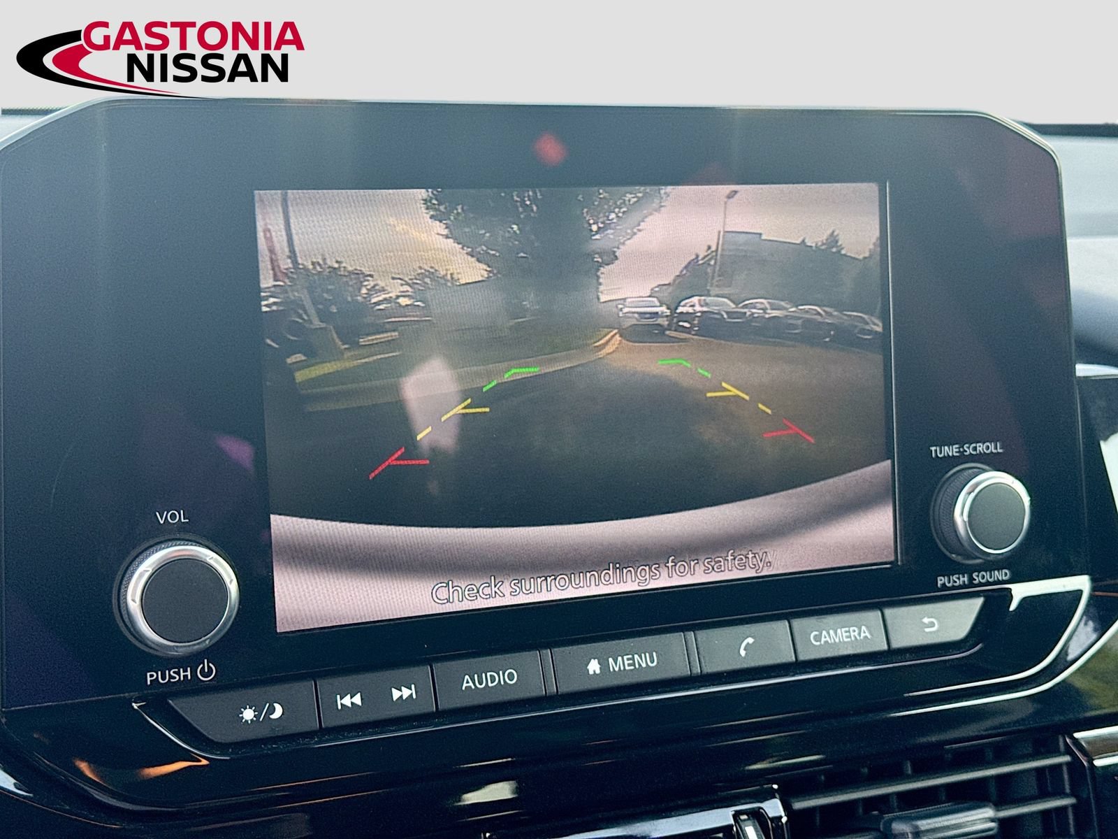 Used 2024 Nissan Pathfinder SV AWD/4WD image 18