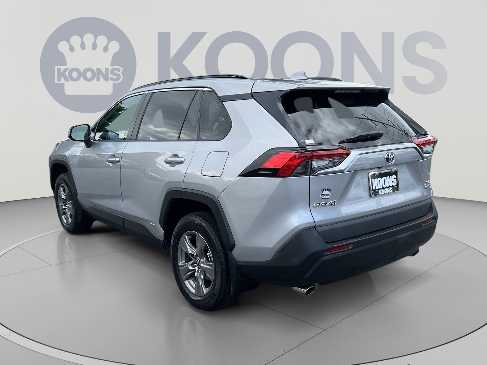 Used 2024 Toyota RAV4 XLE w/ Convenience Package AWD/4WD image 4