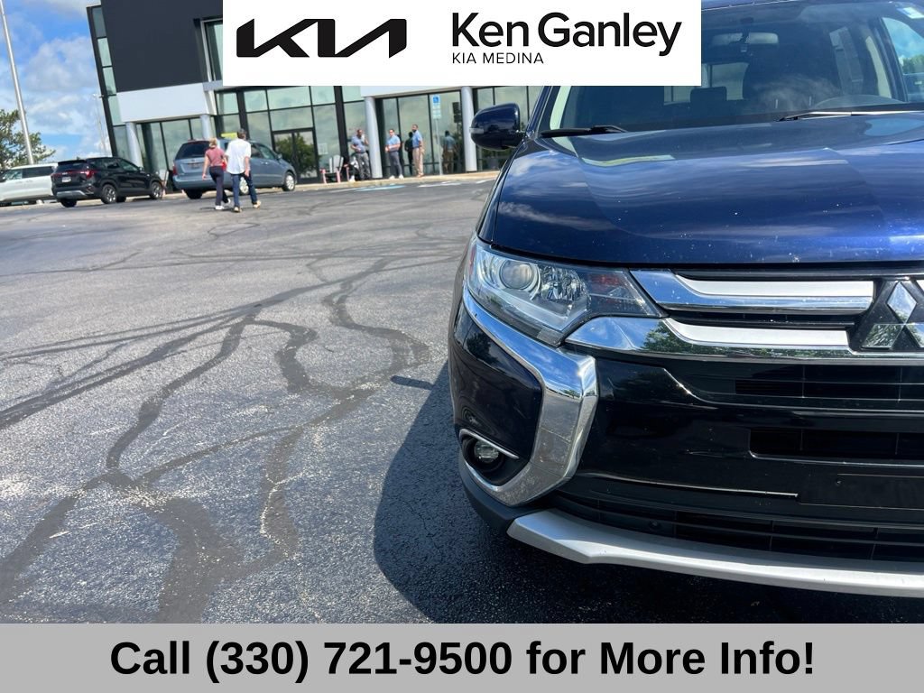 Used 2016 Mitsubishi Outlander SE AWD/4WD image 17