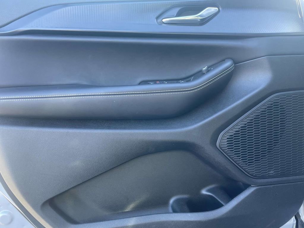 Certified 2025 Jeep Grand Cherokee Altitude image 27