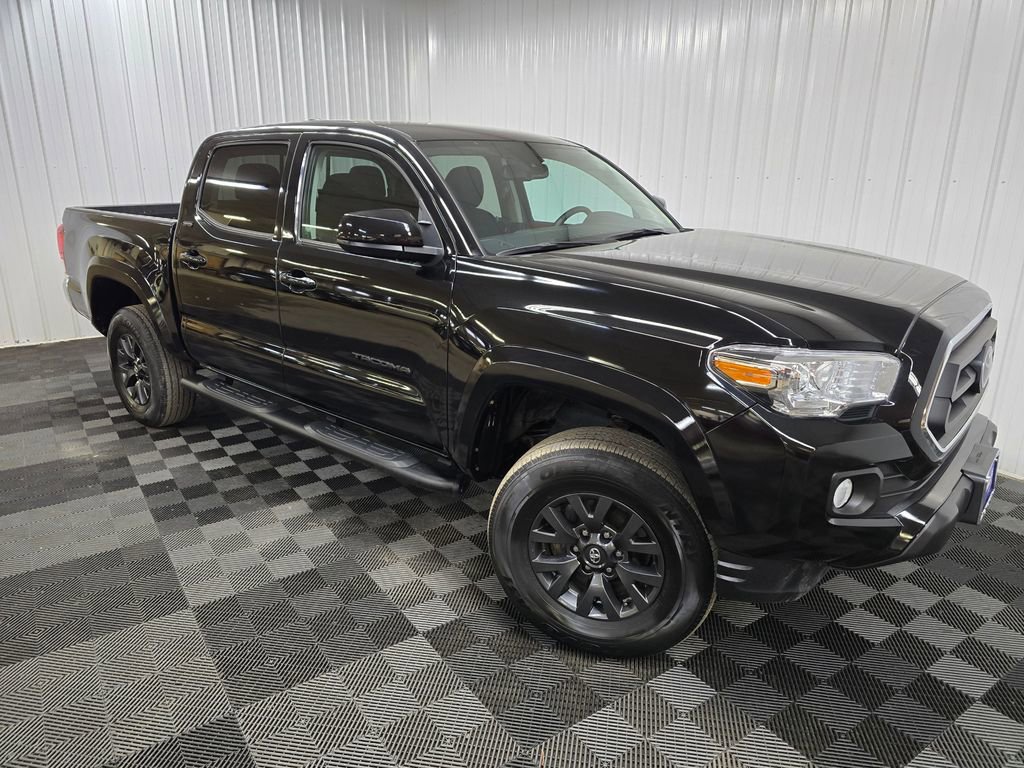 Used 2023 Toyota Tacoma SR5 AWD/4WD image 7