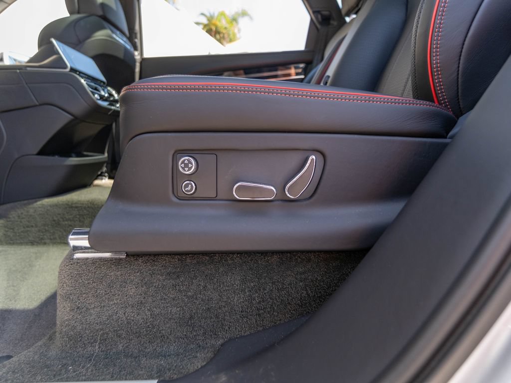 Used 2023 Bentley Bentayga Extended Wheelbase AWD/4WD image 24
