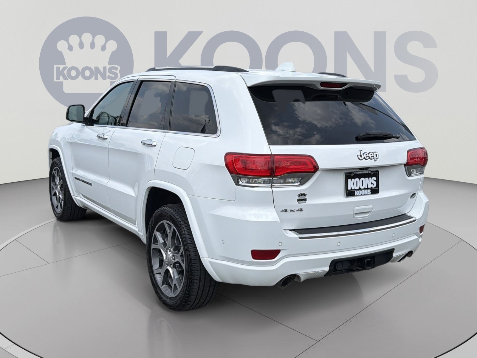 Used 2019 Jeep Grand Cherokee Overland AWD/4WD image 4