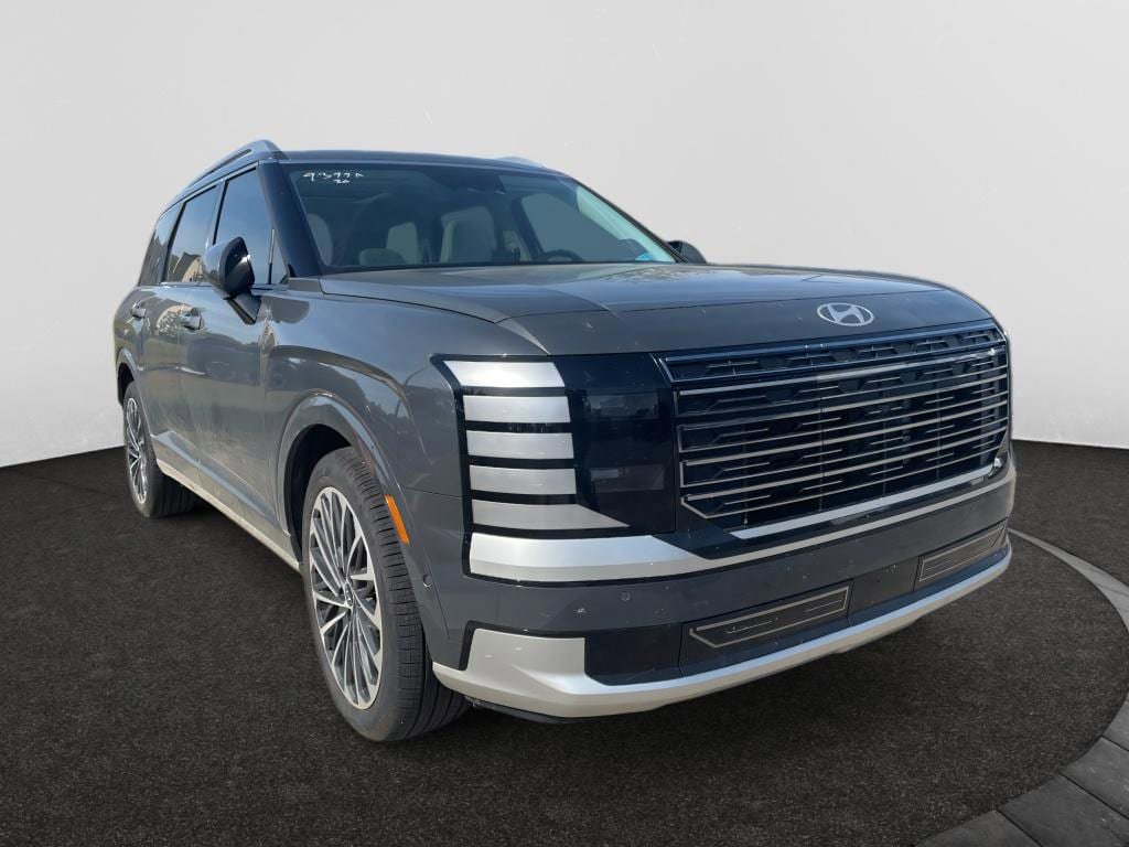 Used 2026 Hyundai Palisade Calligraphy FWD image 2