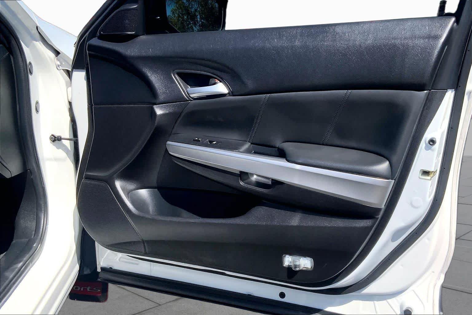Used 2015 Honda Crosstour EX-L image 22