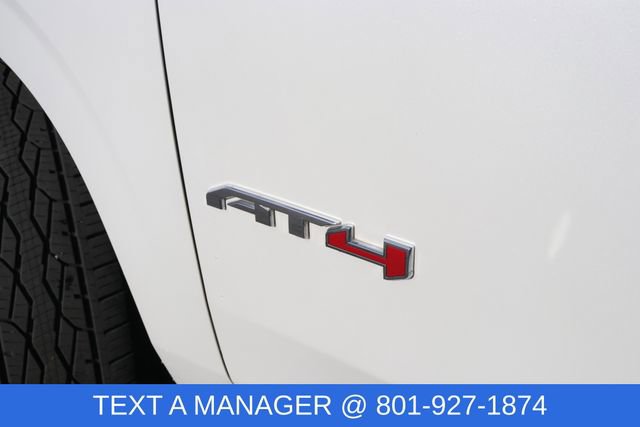 Used 2023 GMC Yukon XL AT4 w/ AT4 Premium Plus Package AWD/4WD image 13