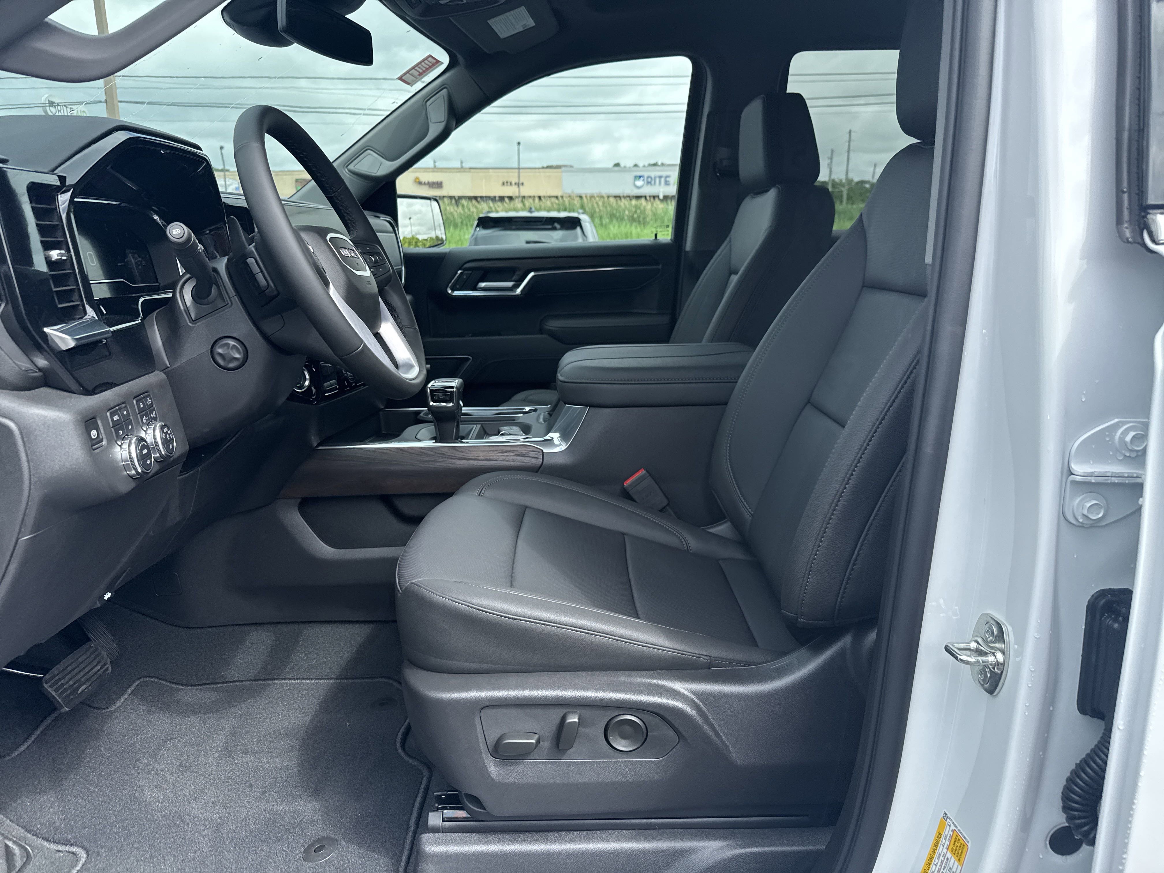 New 2025 GMC Sierra 1500 SLT w/ SLT Premium Package image 12