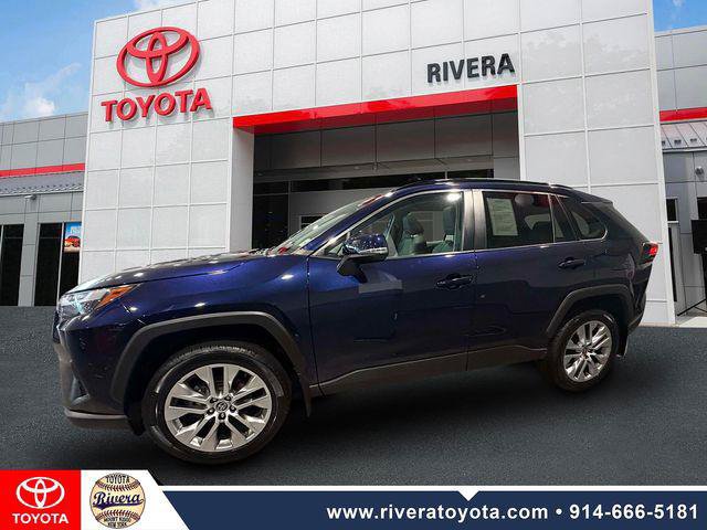 Certified 2022 Toyota RAV4 XLE Premium AWD/4WD image 6