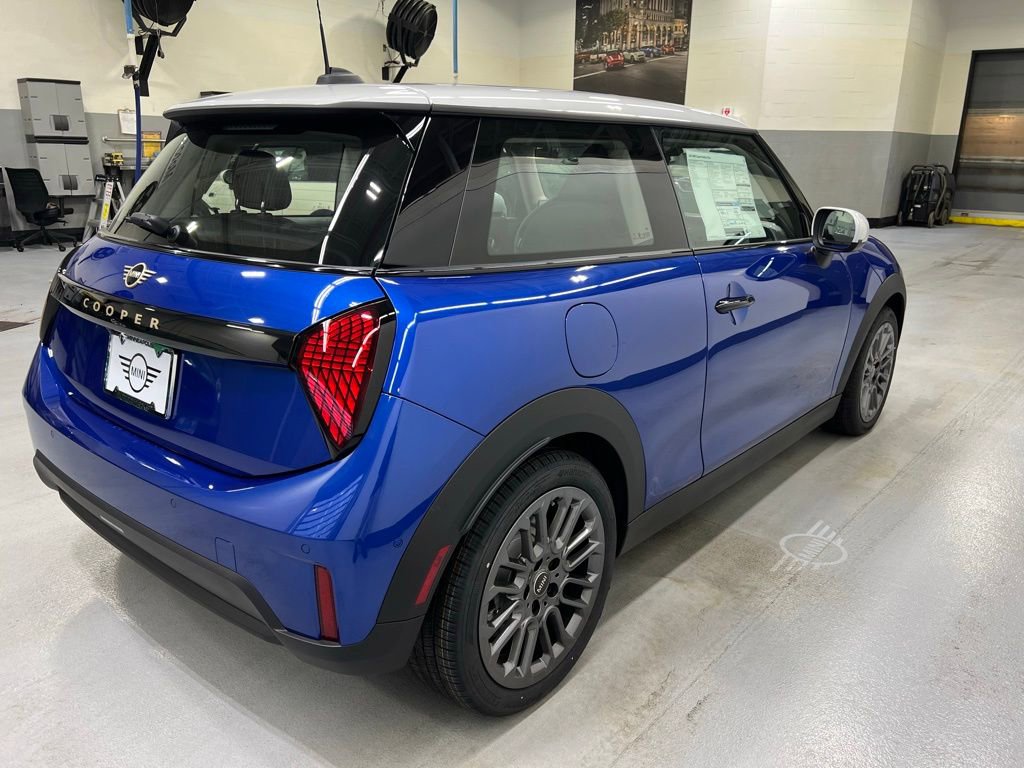 Certified 2025 MINI Cooper 2-Door Hardtop image 4