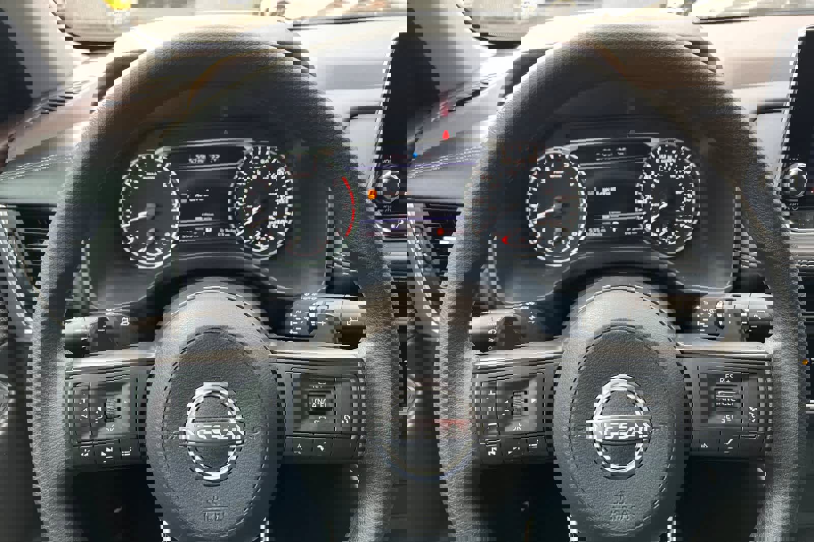 Used 2023 Nissan Rogue S image 23