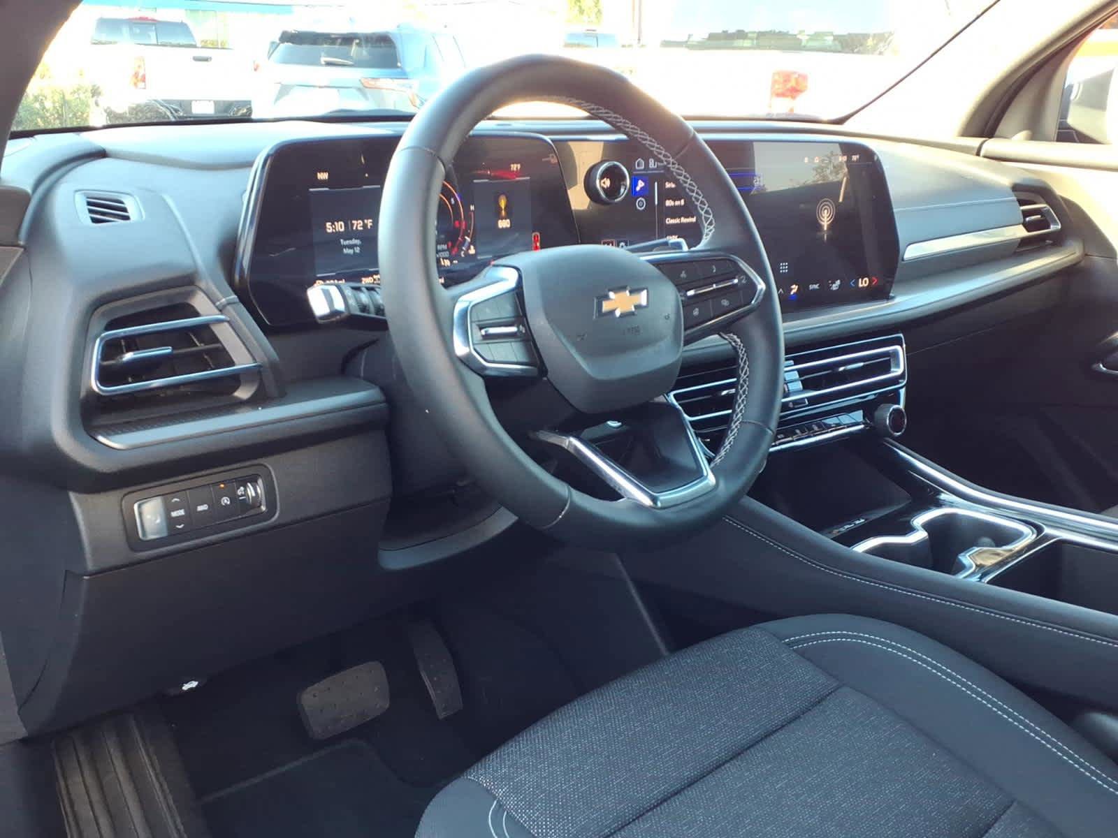 Used 2026 Chevrolet Traverse LT AWD/4WD image 9