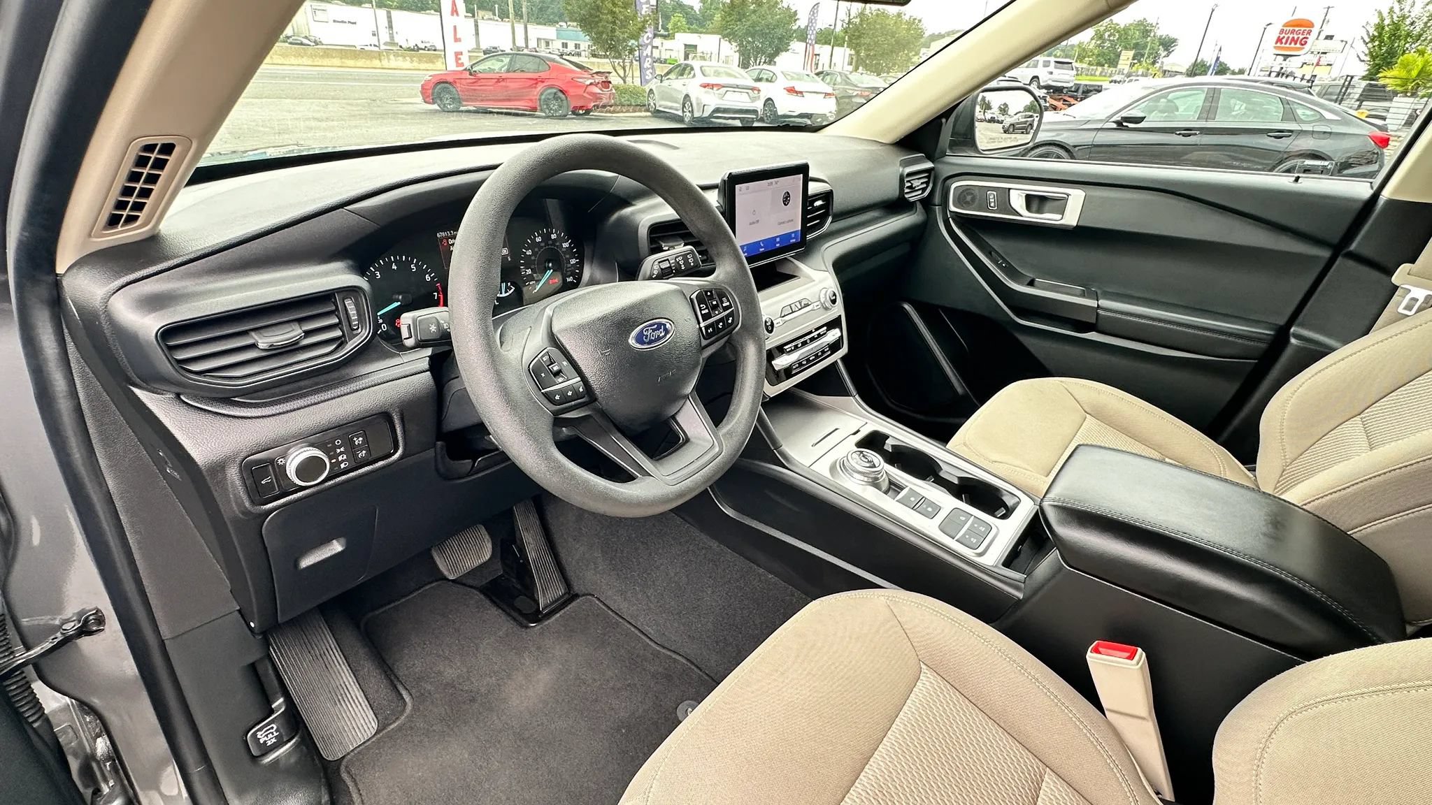 Used 2023 Ford Explorer 2WD image 16