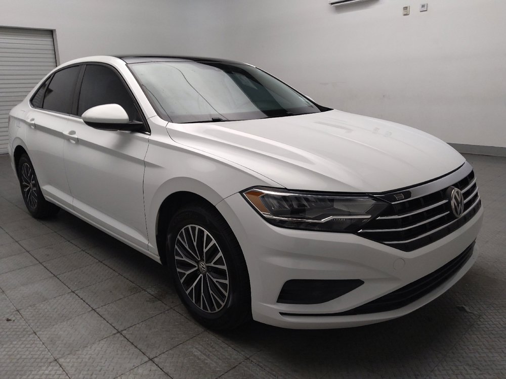 Used 2019 Volkswagen Jetta SE w/ Cold Weather Package FWD image 13