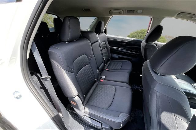 Certified 2024 Nissan Pathfinder SV FWD image 24