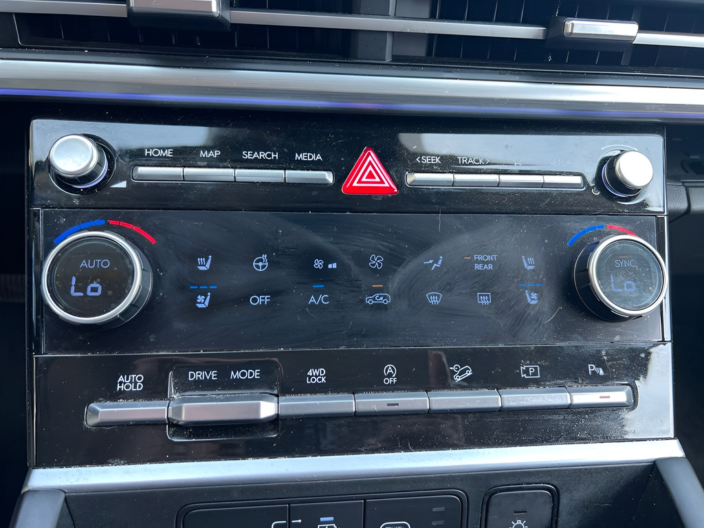 Used 2024 Hyundai Santa Fe Limited AWD/4WD image 29