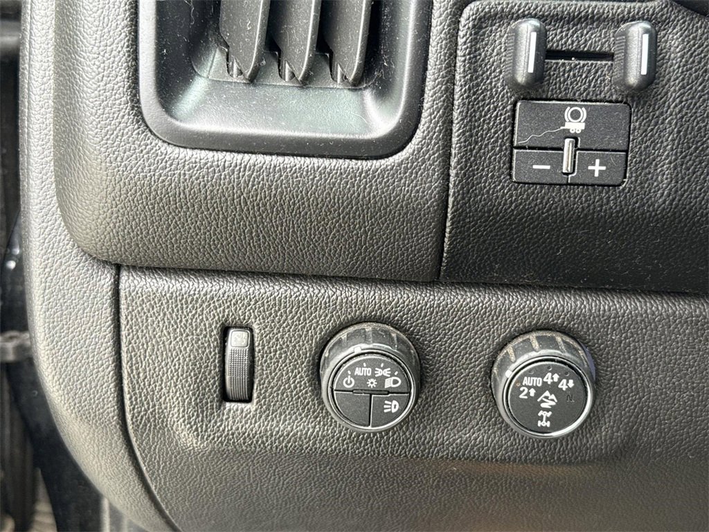 Used 2019 Chevrolet Colorado ZR2 w/ ZR2 Midnight Special Edition image 15