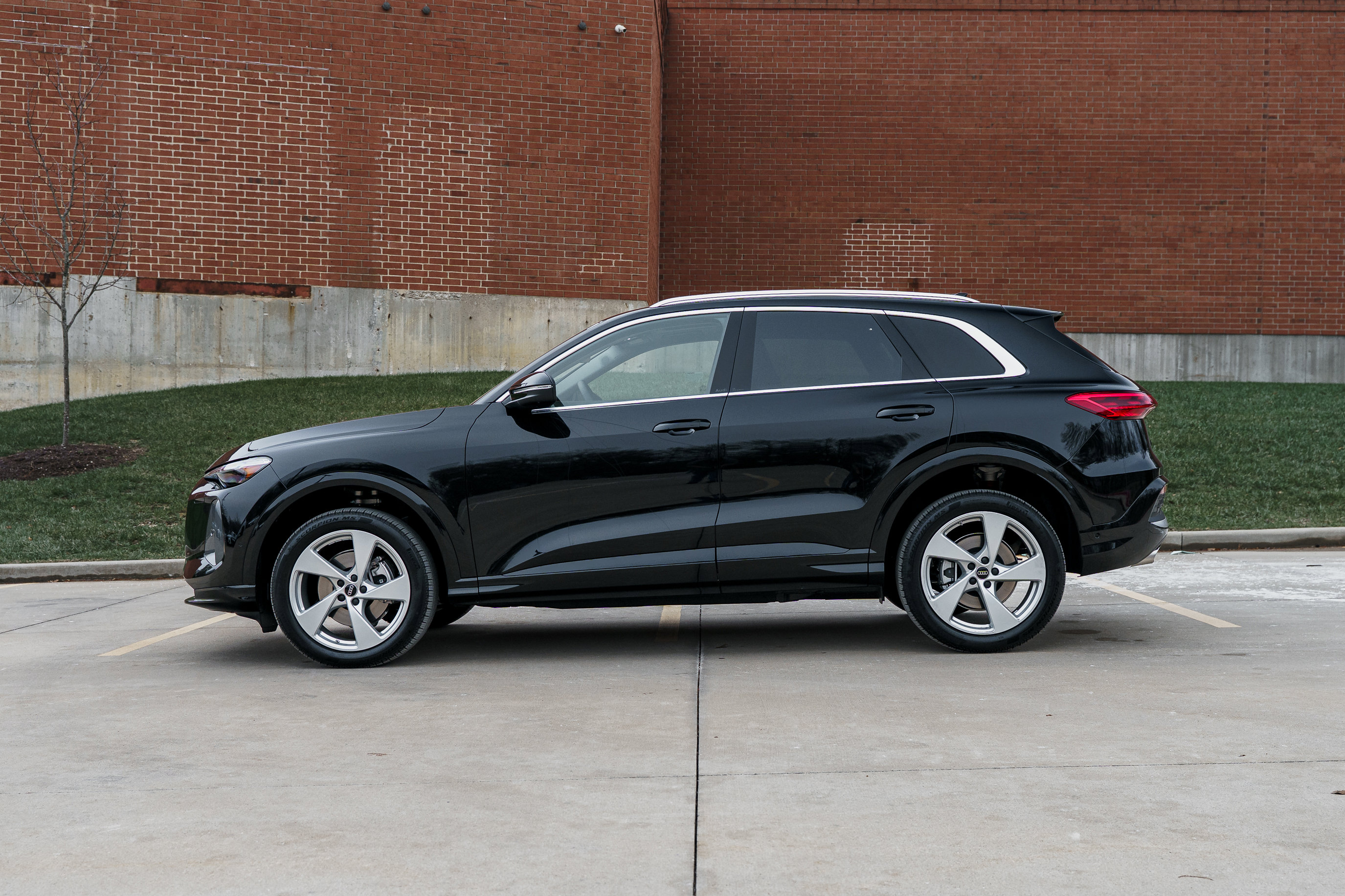 Certified 2025 Audi Q5 Premium Plus image 6