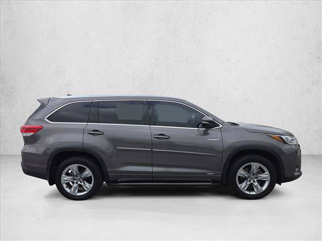 Used 2017 Toyota Highlander Limited AWD/4WD image 4