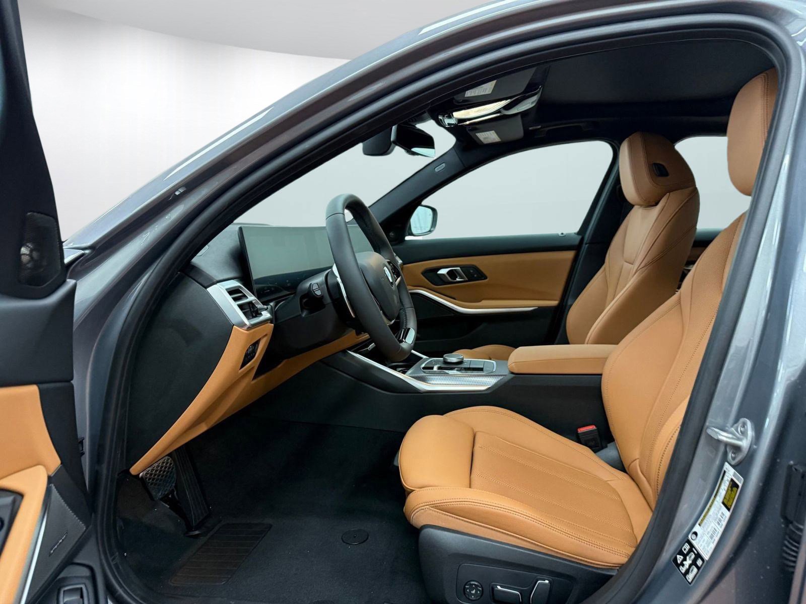 Used 2025 BMW 330i xDrive Sedan w/ Premium Package image 5