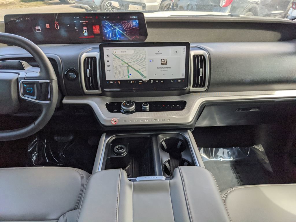 Used 2025 Ford Expedition Max Active image 16
