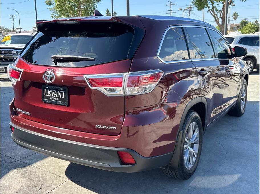 Used 2015 Toyota Highlander XLE AWD/4WD image 7