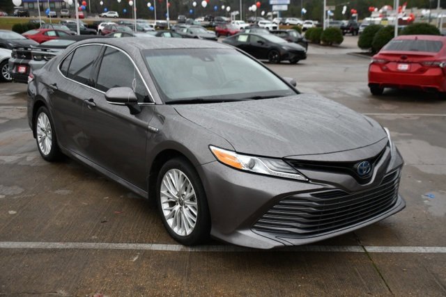 Used 2020 Toyota Camry XLE image 7