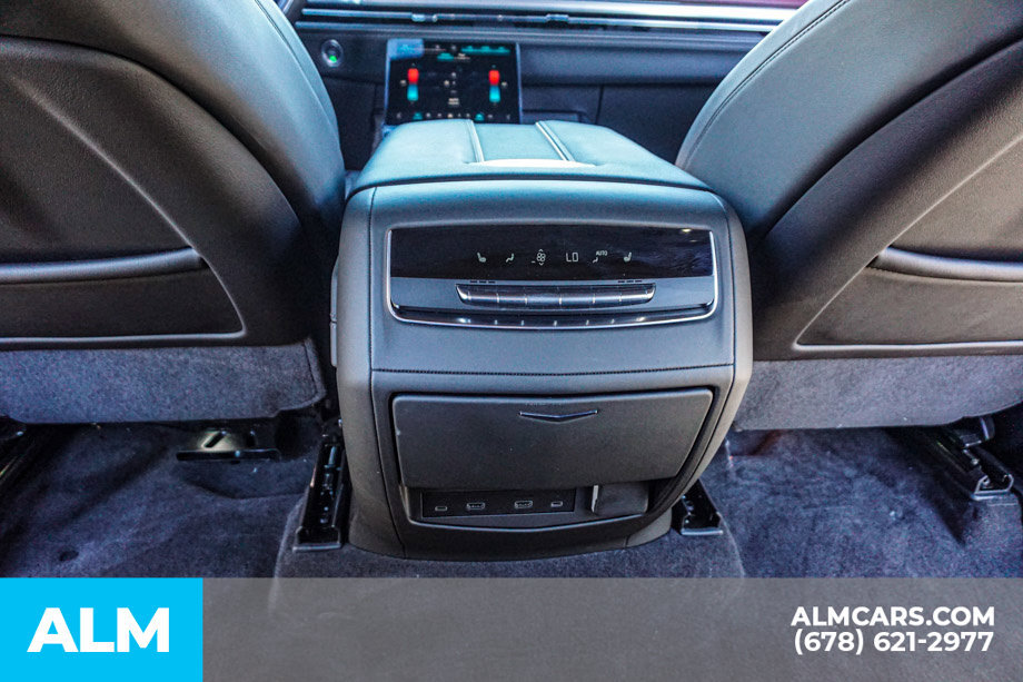 Used 2025 Cadillac Escalade ESV Sport Platinum AWD/4WD image 33