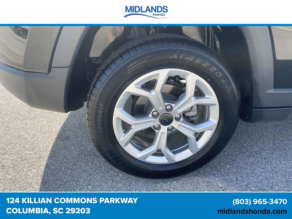 Used 2025 Jeep Compass Latitude w/ Sun & Sound Group AWD/4WD image 7