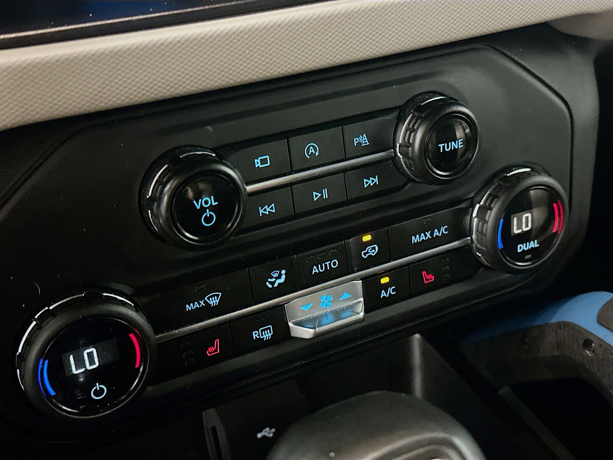 Used 2023 Ford Bronco Wildtrak image 24