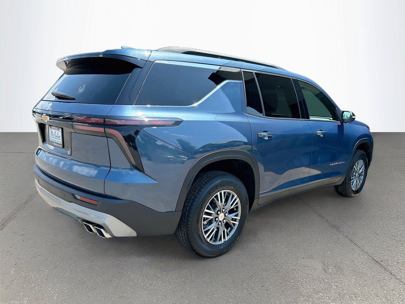 Used 2025 Chevrolet Traverse LT FWD image 4