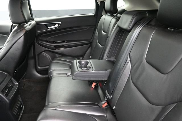 Used 2020 Ford Edge Titanium FWD image 29