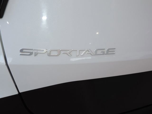 Used 2023 Kia Sportage EX image 18