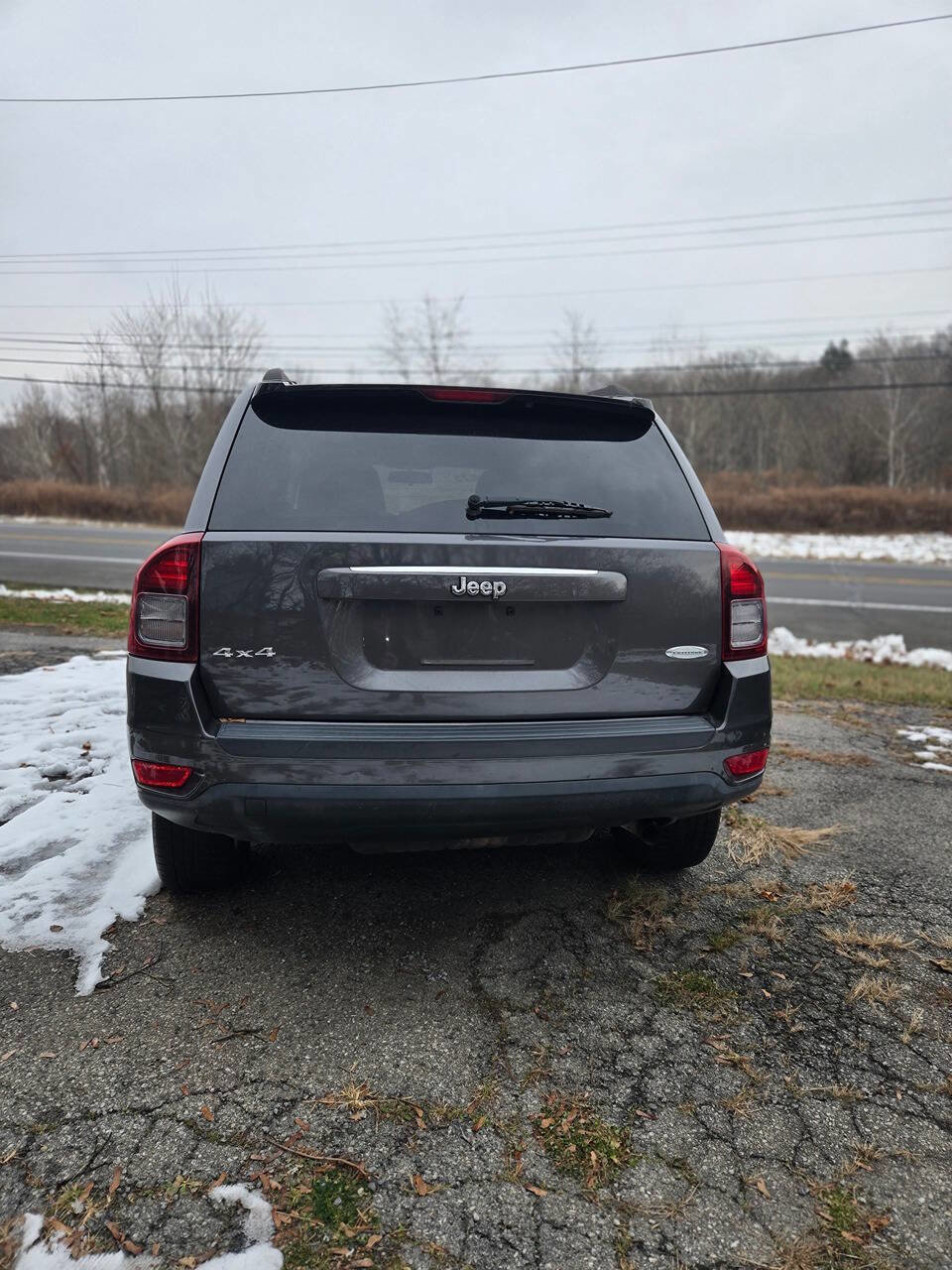 Used 2014 Jeep Compass Latitude AWD/4WD image 9