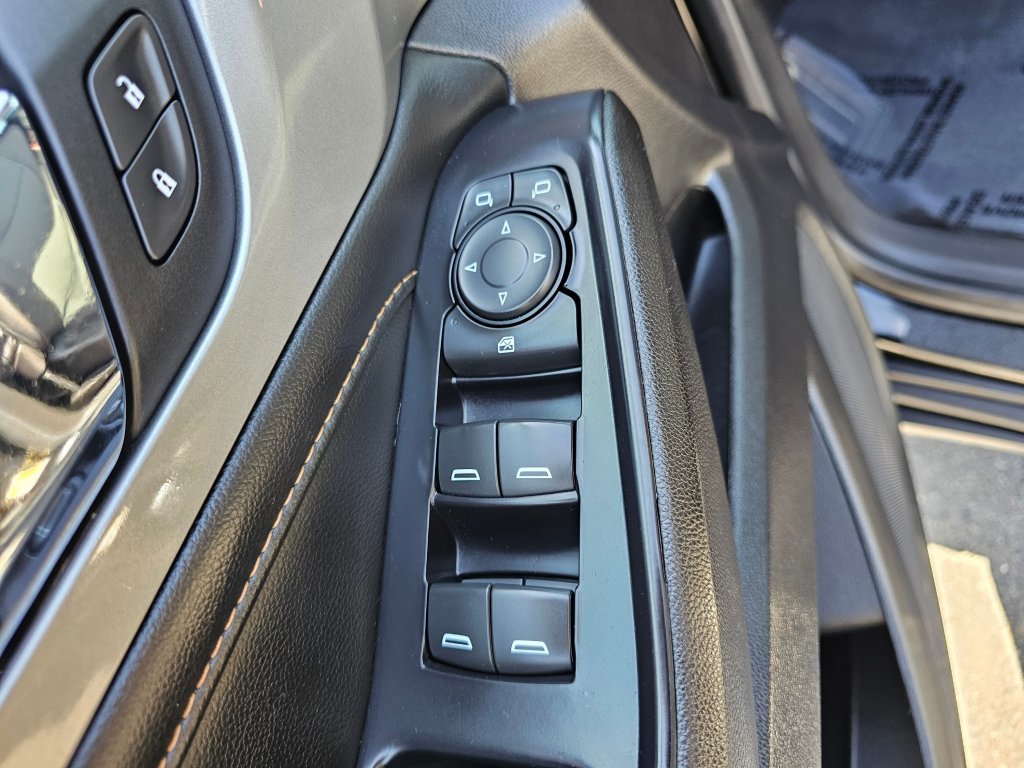 Used 2021 Chevrolet Traverse LS AWD/4WD image 30