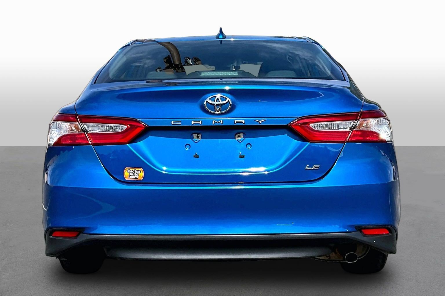 Used 2020 Toyota Camry LE FWD image 4