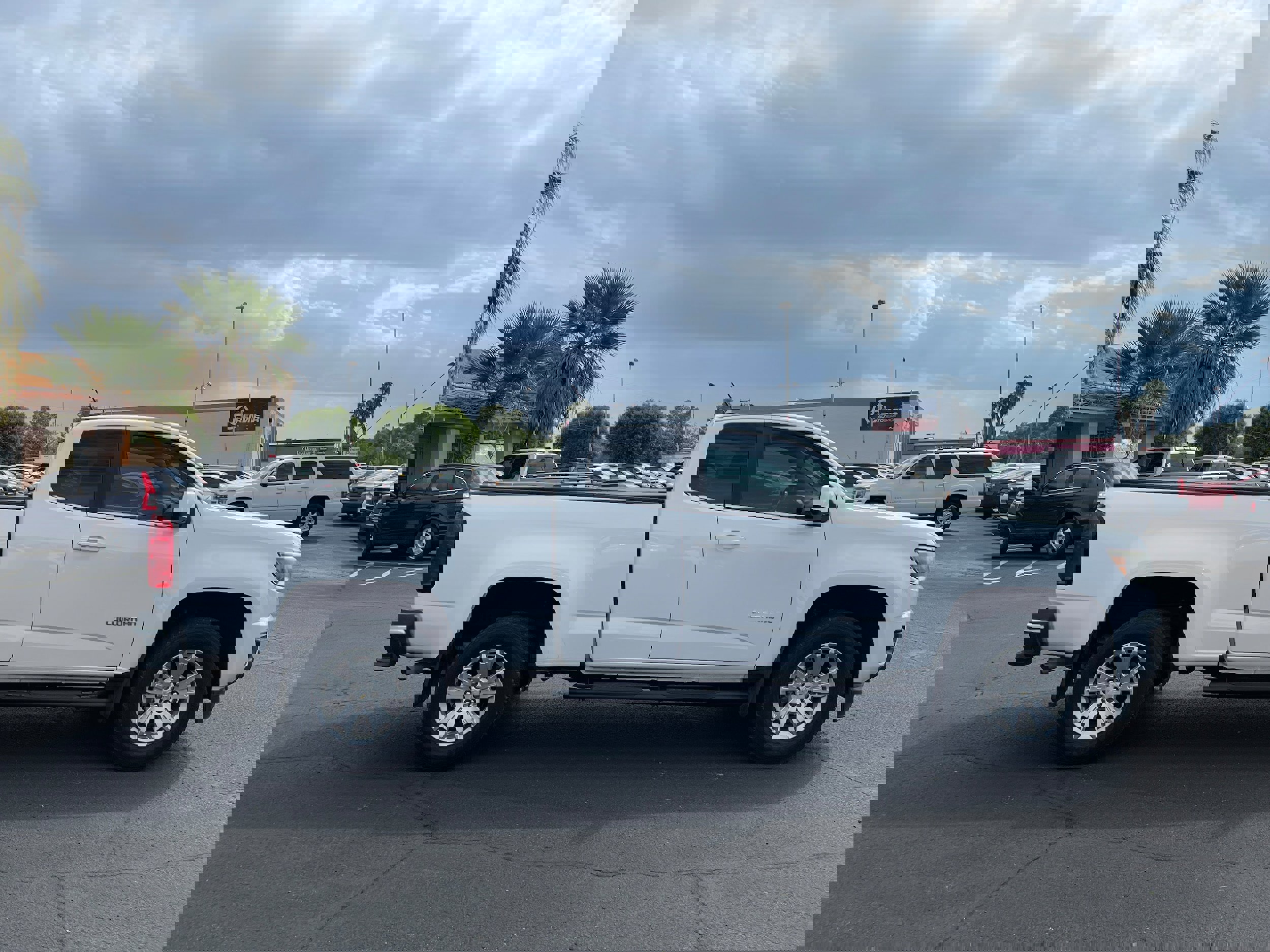 Used 2017 Chevrolet Colorado LT image 6