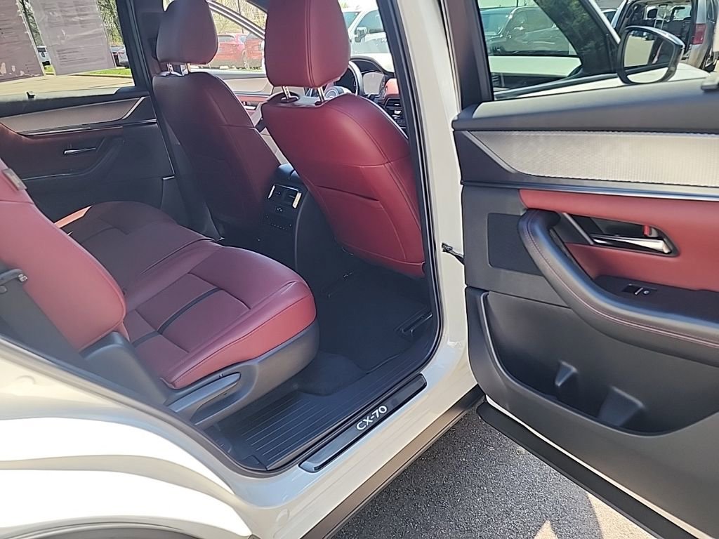 Certified 2025 MAZDA CX-70 Plug-In Hybrid w/ Premium Plus AWD/4WD image 32
