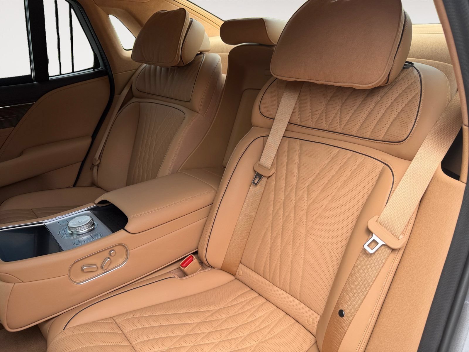 Used 2025 Genesis G90 3.5T AWD/4WD image 16