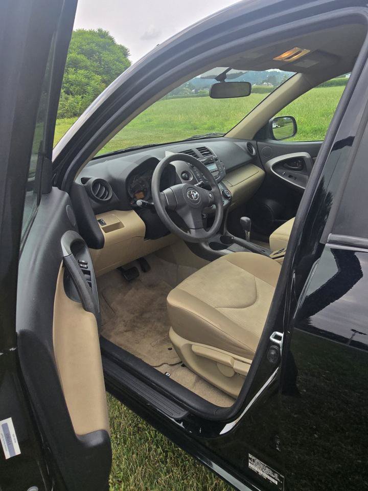 Used 2009 Toyota RAV4 4WD image 4