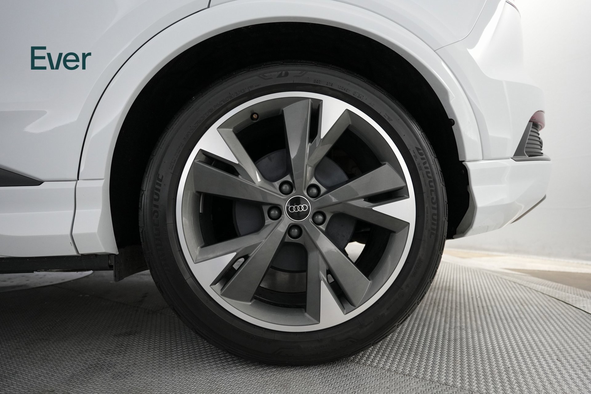 Used 2024 Audi Q4 e-tron Premium w/ Convenience Package image 18