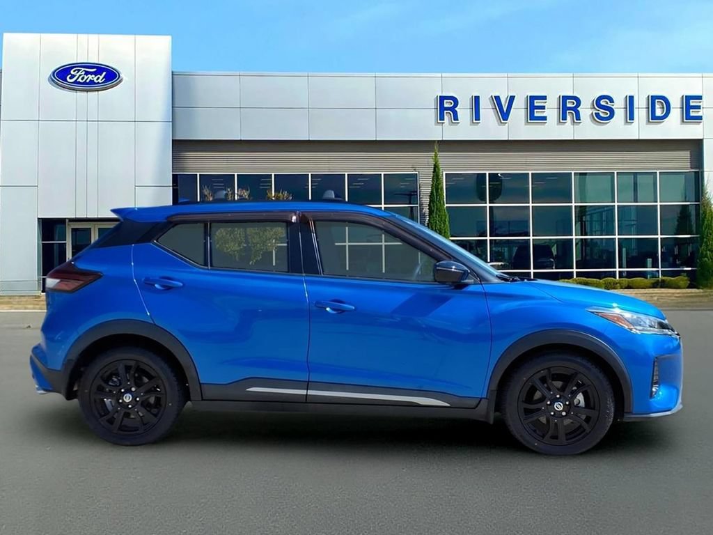 Used 2021 Nissan Kicks SR w/ SR Premium Package FWD image 8