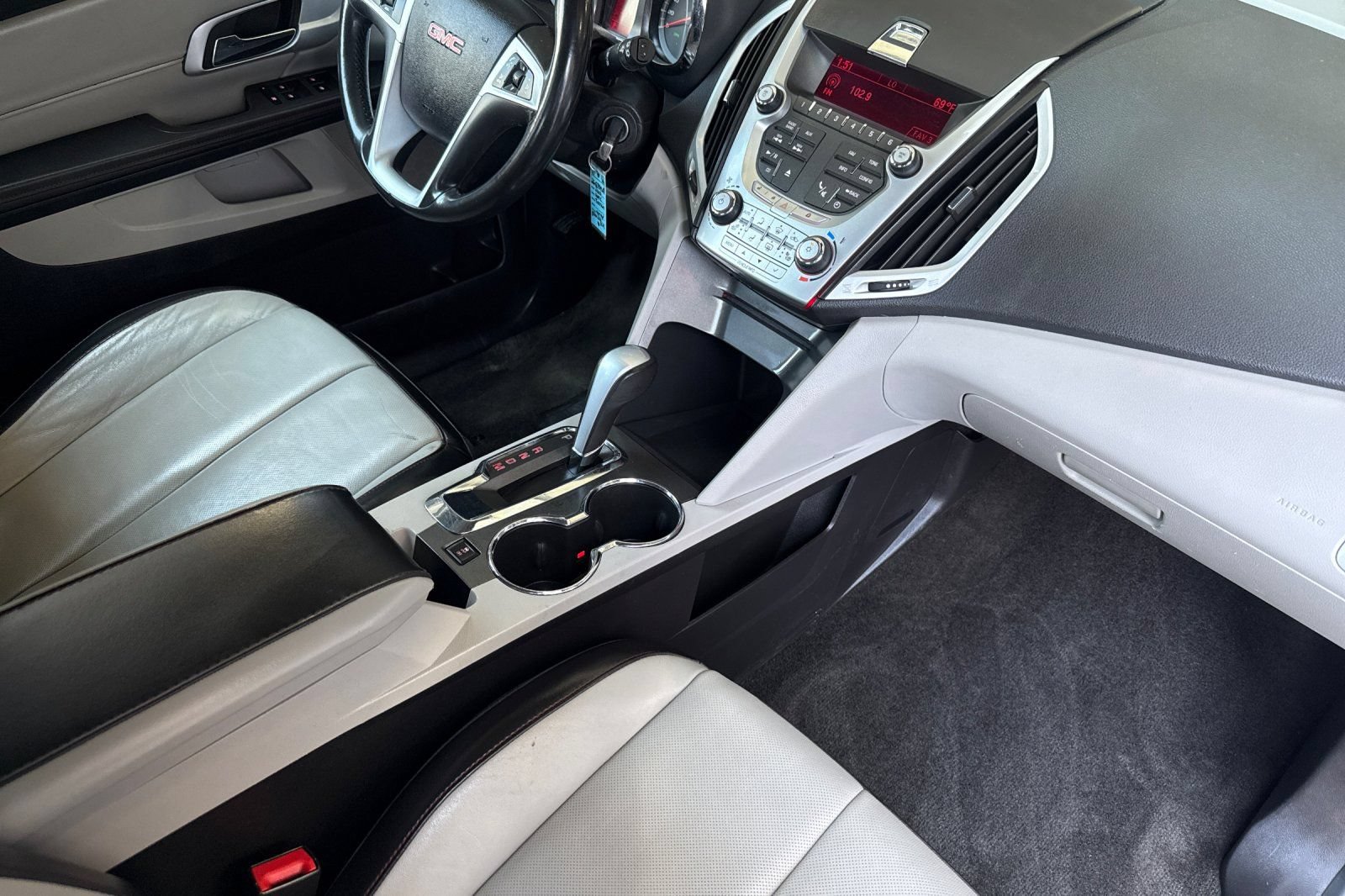 Used 2010 GMC Terrain SLT AWD/4WD image 18