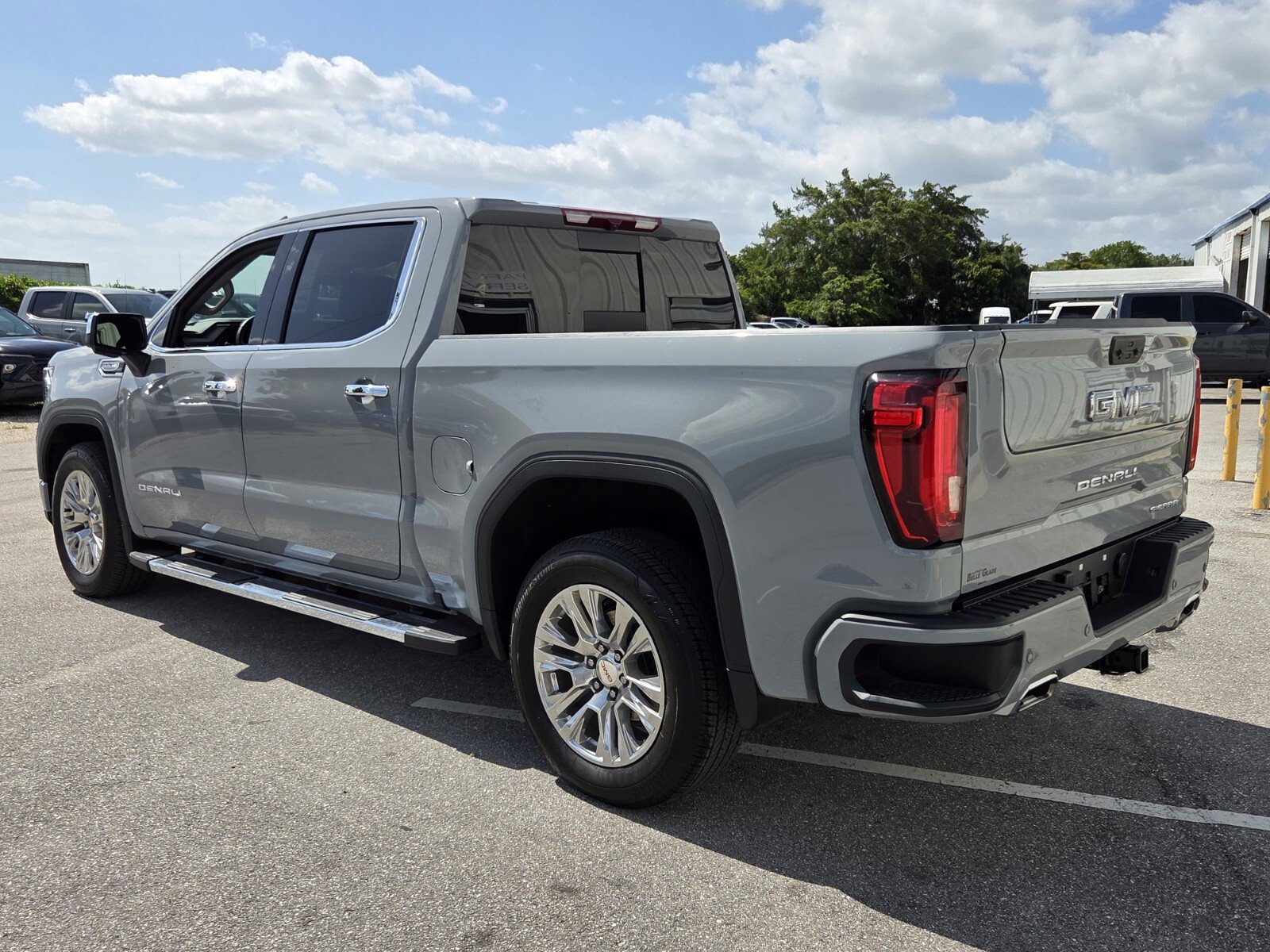 Used 2025 GMC Sierra 1500 Denali RWD image 3