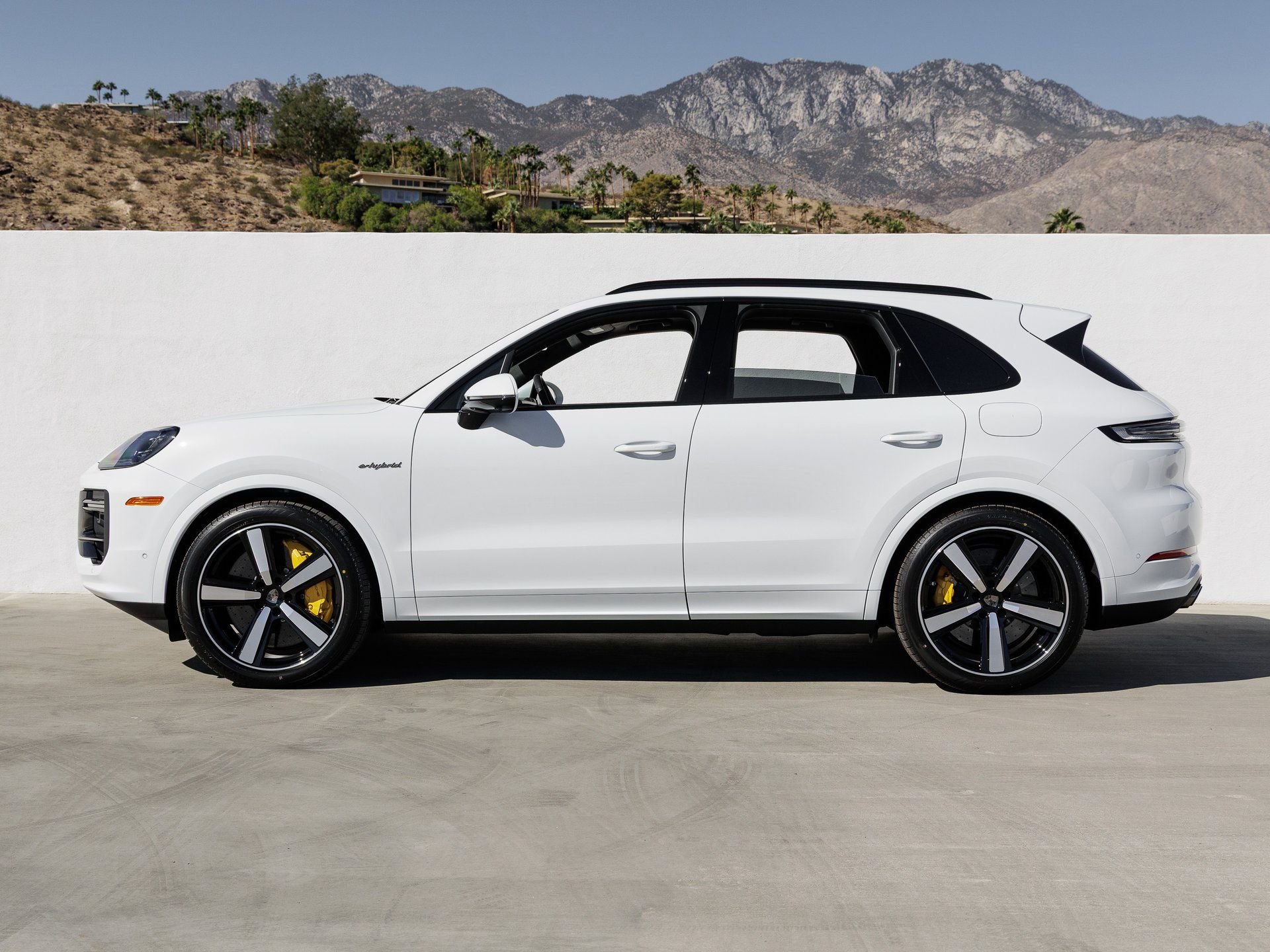 New 2026 Porsche Cayenne Turbo image 2
