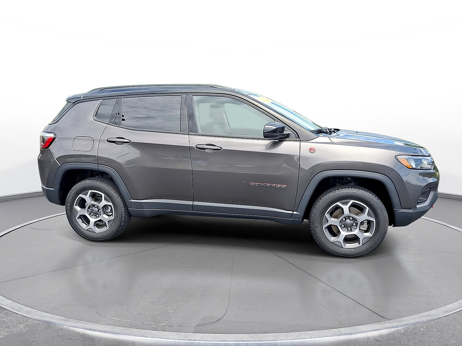 Used 2022 Jeep Compass Trailhawk w/ Trailhawk Convenience Group AWD/4WD image 9